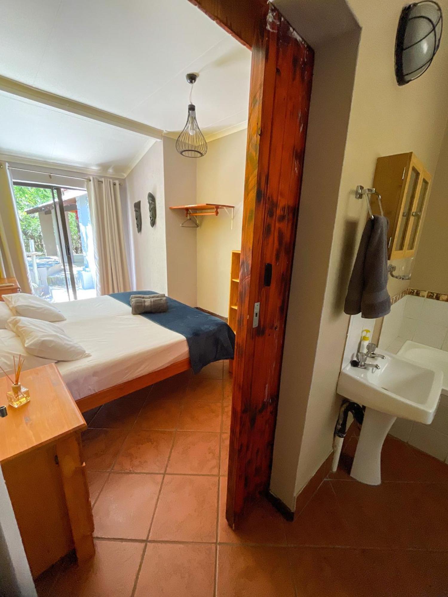 Kruger Park Hostel Marloth Park Exteriér fotografie